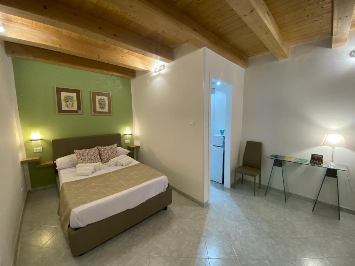 Tanto Di Cappello Home Palermo Exterior foto